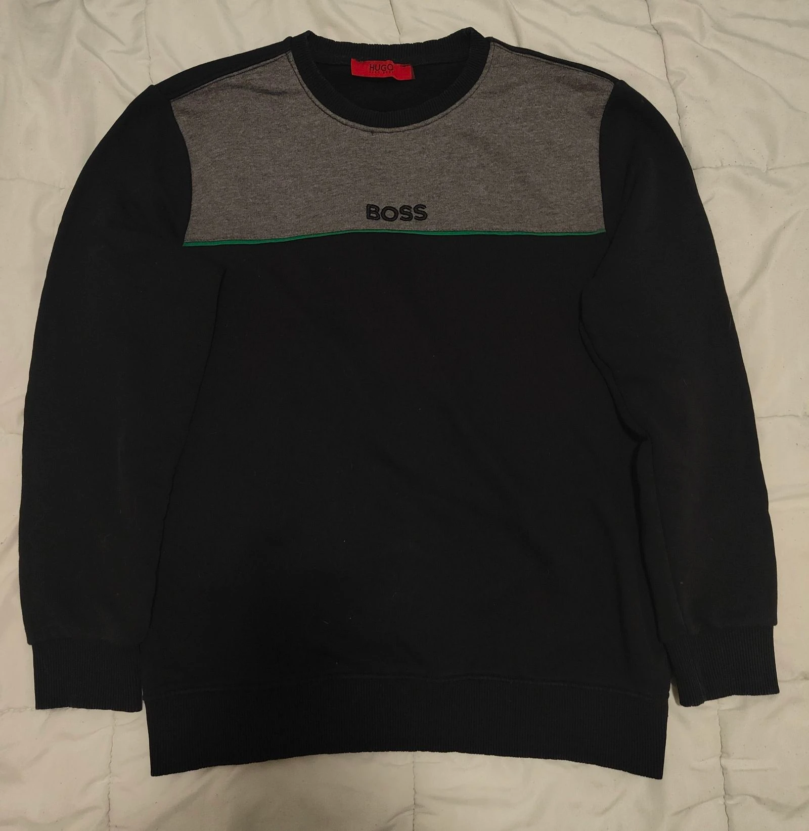 Pull Hugo Boss Homme taille L Noir/Gris et Bande Verte Logo brodé
